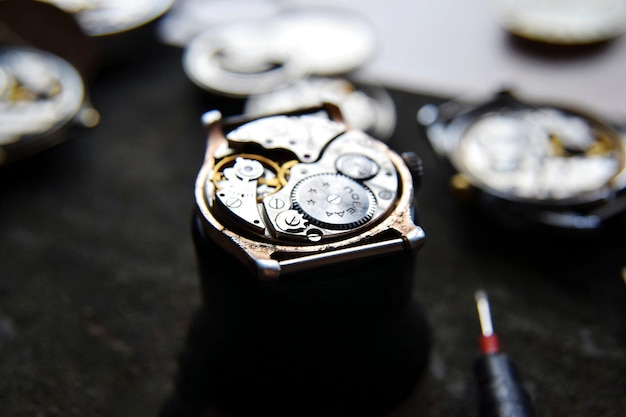 Automatic movement service and overhaul